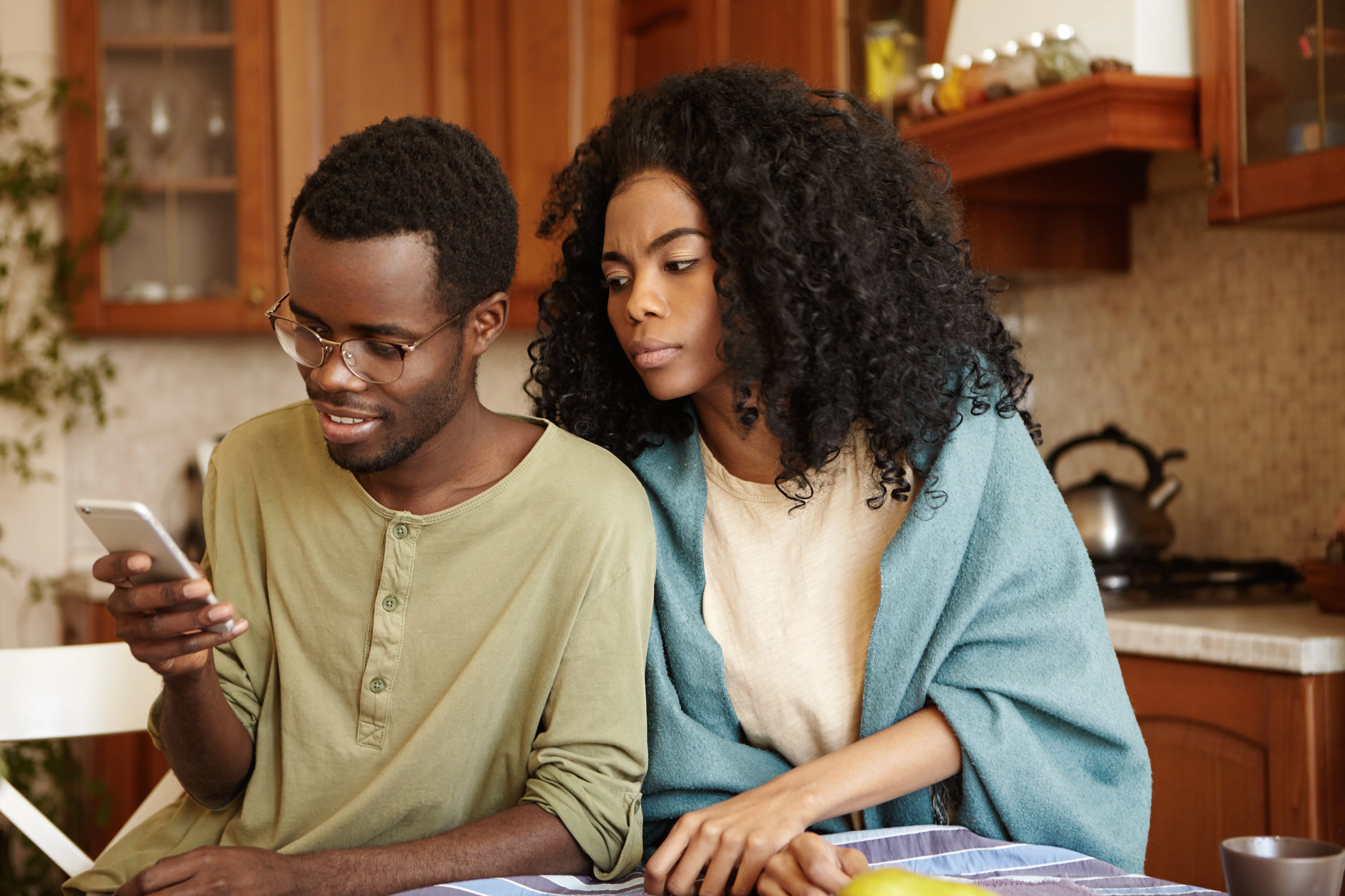 A couple receiving relocation guidance